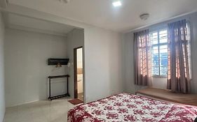 3 Rooms Apt @ Crown Imperial Court